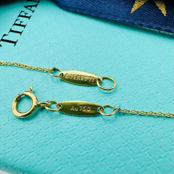 Tiffany & Co. DIAMOND 18K Gold Small Open Heart Charm Necklace with PACKAGING - Picture 5 of 9